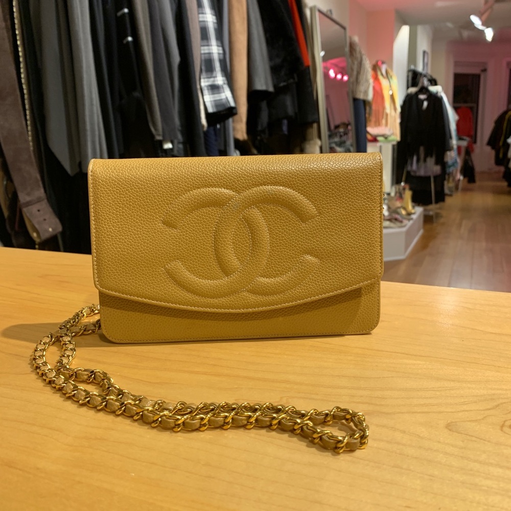 Chanel Caviar Wallet on Chain WOC
